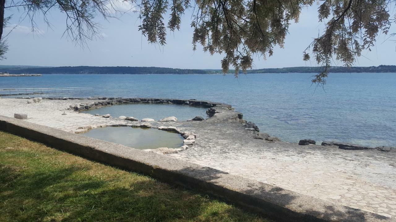 Apartman Luka Novigrad Istria Exterior foto